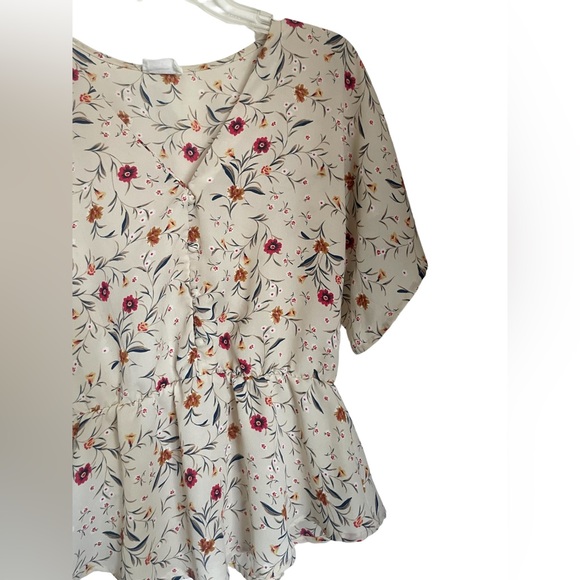 Sienna Sky Floral Top size S - Picture 4 of 7